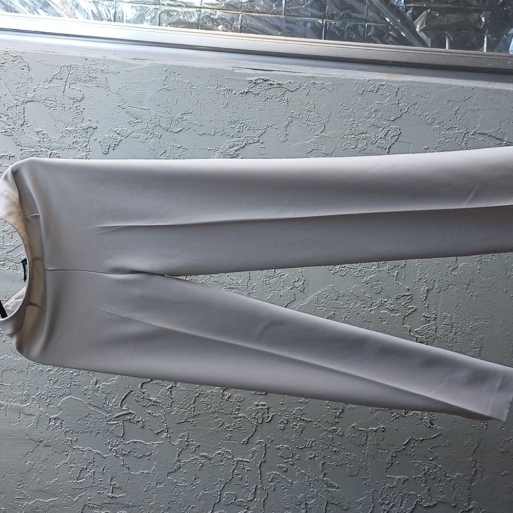 White House|Black Market beige pants, easy care mid weight, figure focused